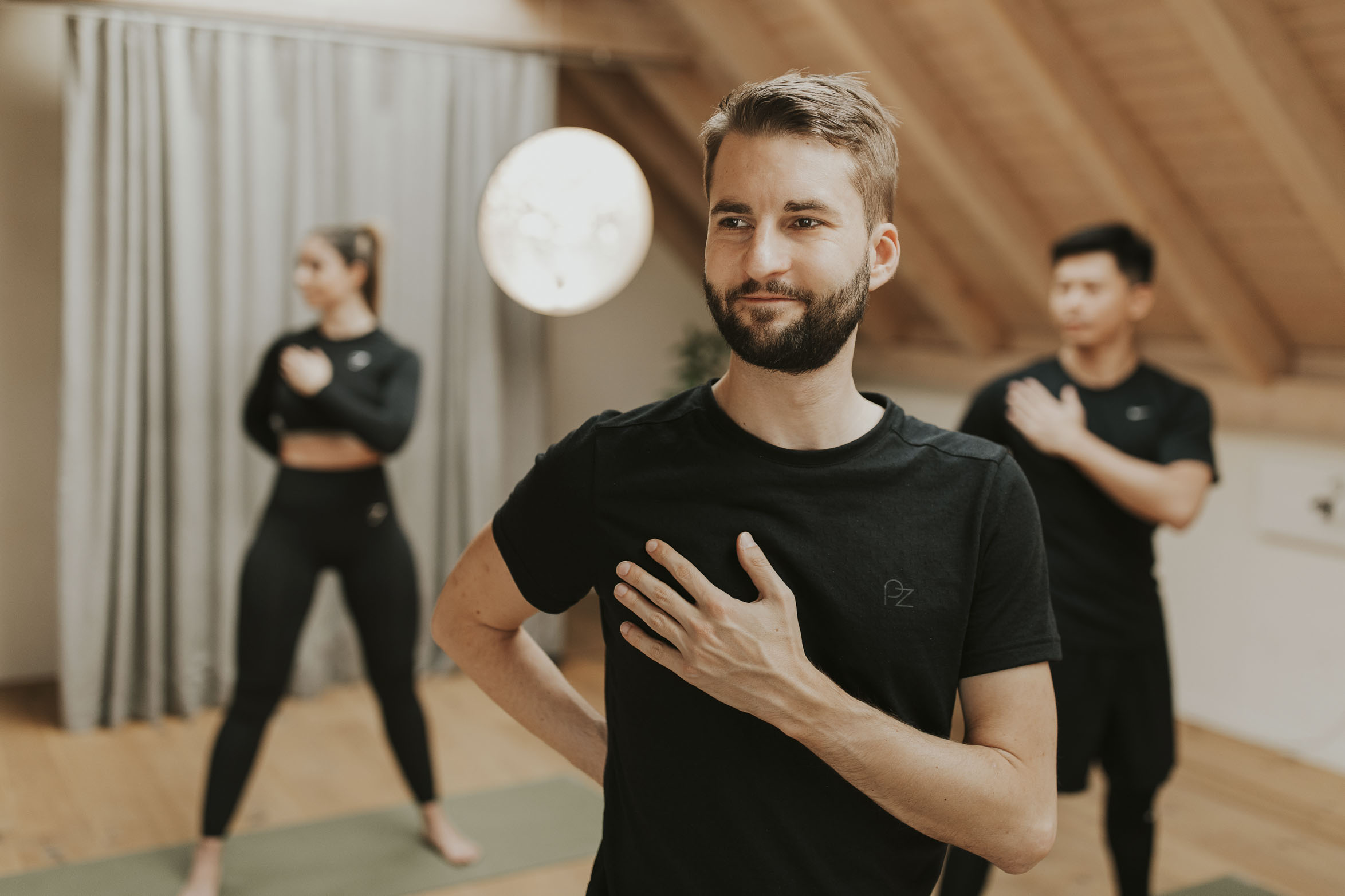 Viniyoga im Yogastudio am Stauffacher in Zürich. Eine Yogagruppenlektion.